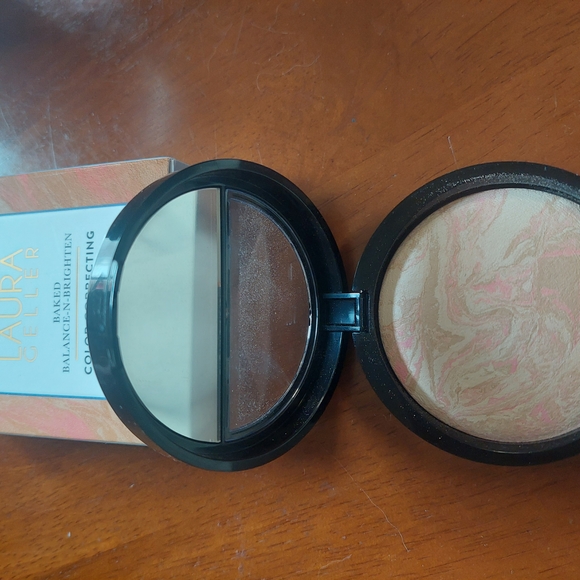 Laura Geller Baked Balance-n-Brighten Foundation - Cream Porcelain - Picture 4 of 4